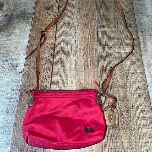 Dooney & Bourke Nylon Red Shoulder Purse crossbody - Picture 1 of 11